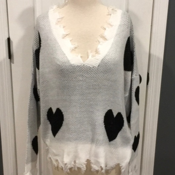 Distressed Hearts Sweaters!❤️.❤️❤️ - Picture 7 of 8